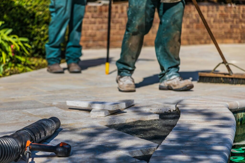 Pflasterarbeiten_Rheinmünster_Gartenbau Pflasterarbeiten mit Natursteinplatten – Gartenbau in Rheinmünster